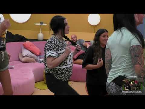 Käärmemies Timo meikattiin | Big Brother Suomi 2020