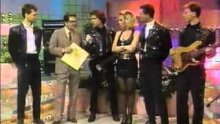 Ole Ole (Martha Sanchez) con Guillermo Ochoa 80s.mp4