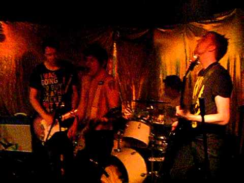 Honeykill - Tainted Love LIVE @ Ryan's Bar, London 10th Sept 2011
