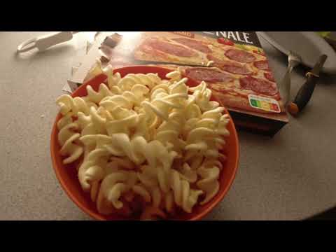 MongoTV_10966 - SPISER SKÅL CHIPS SØNDAG AFTEN