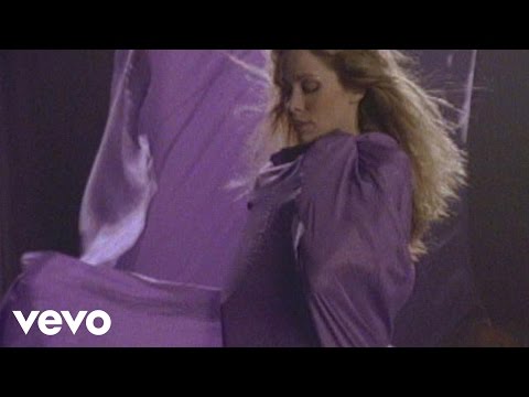 Tané Cain - Holdin' On (Official Video)