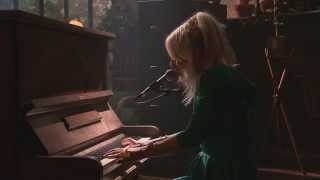 Maja Francis - &quot;Last Days of Dancing&quot; Live hos Niklas Källner