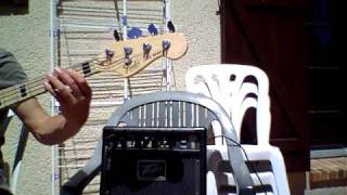 Video thumbnail for Peavey MAX 158 demo by Fab C