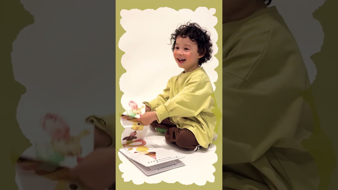 おいしい食べ物たちがびよ〜〜〜んと伸びるしかけ絵本！