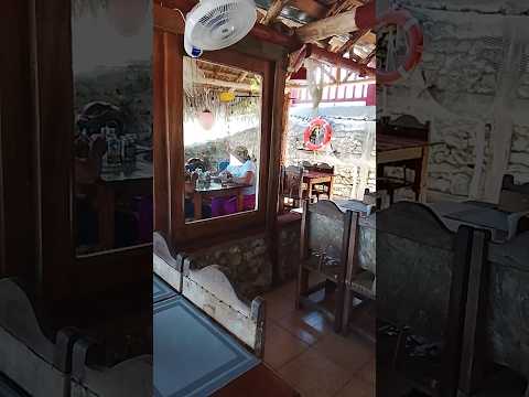 Restaurante El Capitán Puerto de Vita Rafael Freyre,Holguín,Cuba.