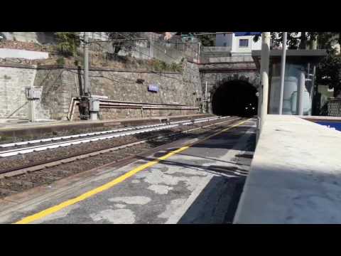 Oceano con 483 018 e 484 103 con cisterne da pianale a Genova Sturla