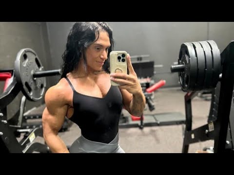 most beautiful muscle girl 😍 | girl flexing