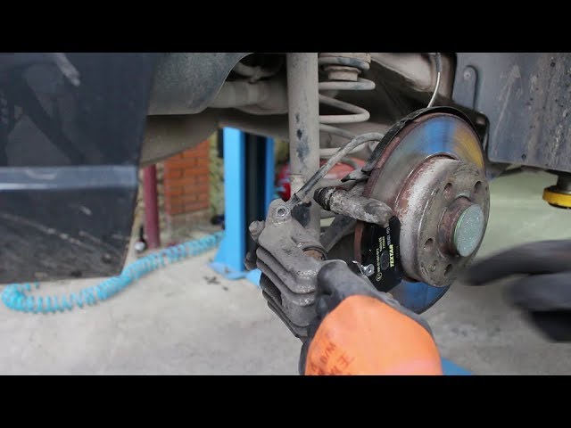 Остаток колодок. Задние колодки поло седан 2011. Замена задних колодок на поло седан. Задние тормоза поло седан 2013. Замена задних колодок на поло седан.