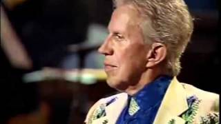 Willie Nelson - 1997 - Funny How Time Slips Away.flv