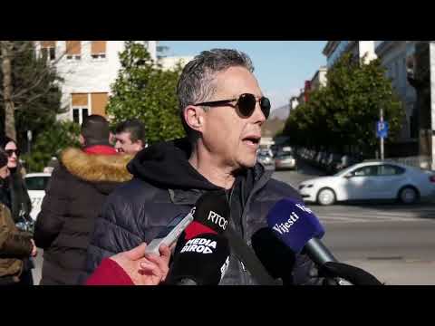 Podgorica, estradni umjetnik Bato Vujošević, protest muzičara ispred Skupštine