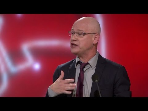 Robert imiterar Tony Irving som kirurg - Parlamentet (TV4)