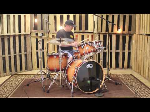 DW Collector's Maple Natural To Deep Rich Red Burst Drum Set   22, 10, 12, 16, 6 5   SO# 1138822