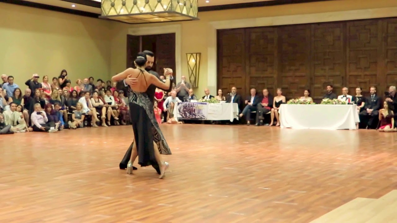 Javier Rodriguez y Moira Castellano interpretan Café Domínguez