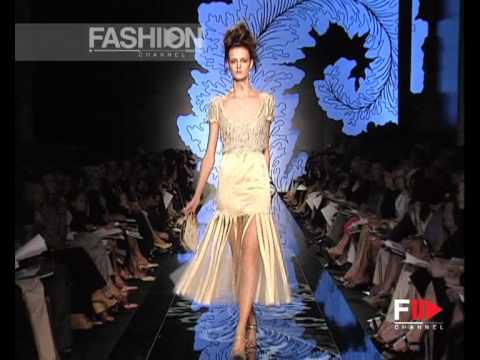 "Valentino" Autumn Winter 2001 2002 3 of 6 haute couture by FashionChannel