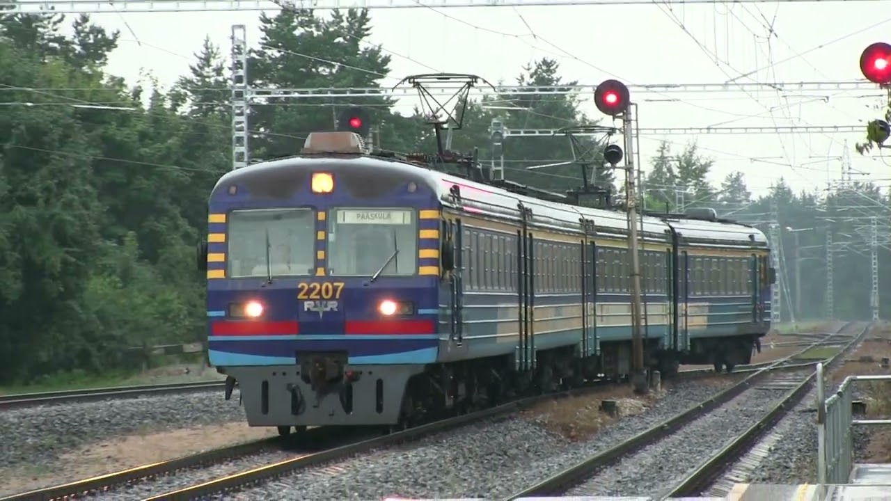 Электропоезд ЭР12-6001/6002 на ст. Пяэскюла / ER12-6001/6002 EMU at Pääsküla station