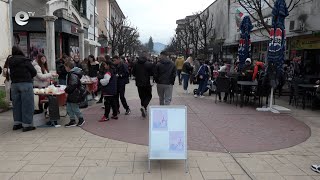 Ученици от СУ „Св. св. Кирил и Методий“ в Смолян организираха благотворителен базар