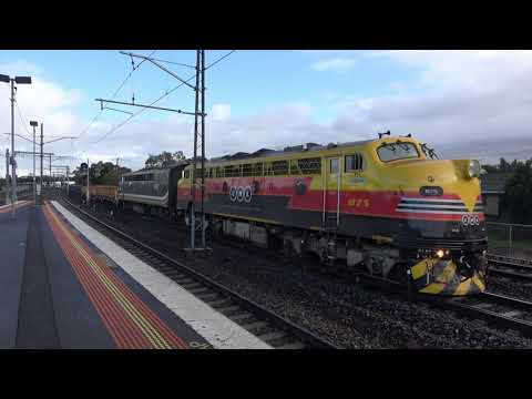 Old Locomotives! 50 Year Old Diesel Locos Hauling Mainline Freight Trains - SSR Australia