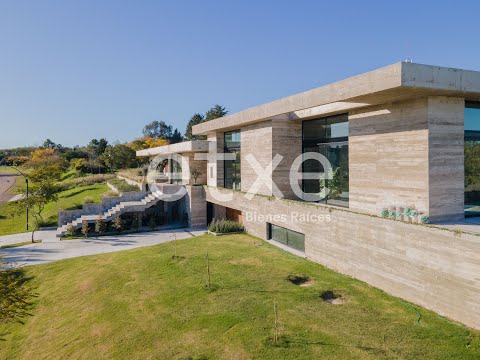 Video de YouTube - Venta Casa Minimalista Carmel Barrio Privado