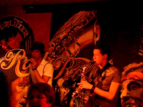 Umbrella-Baseballs by Yoran de Bont and NIck Mollen @ Kadehuis Roosendaal