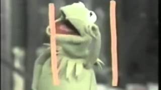 Classic Sesame Street - Kermit Draws The Letter M