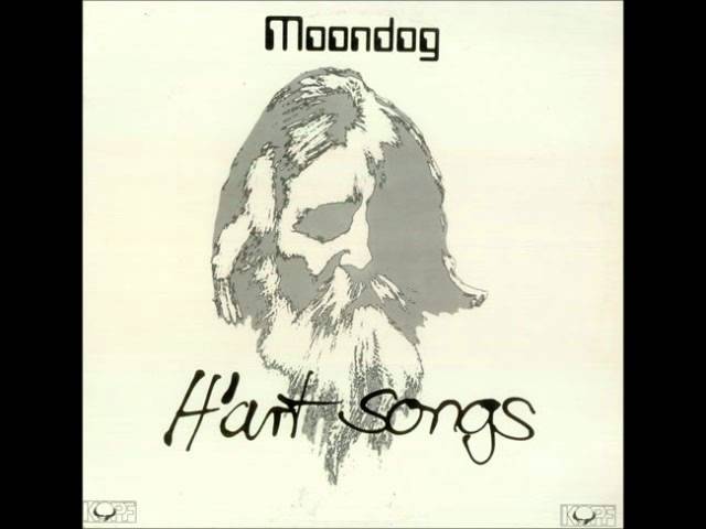La Musica Innovativa di Moondog: Storia, Stile e Concerti