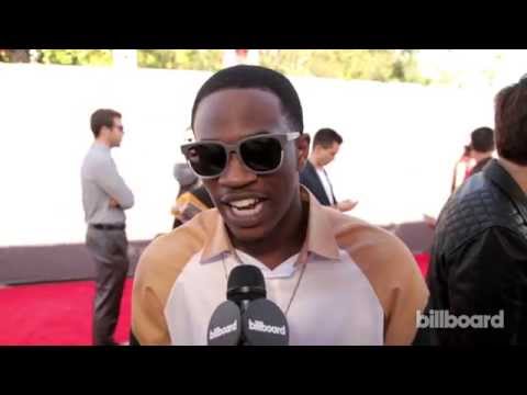Malcolm Kelley on the MTV VMAs Red Carpet 2014