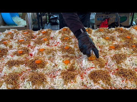 japanese street food - hiroshima style okonomiyaki お好み焼き