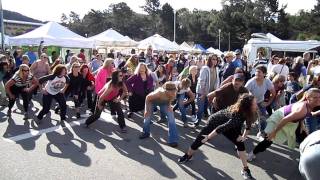 Download lagu Maroon 5 'Moves Like Jagger' flash mob at Marin County Farmers Market mp3