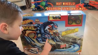 HOT WHEELS MONSTER TRUCKS - SCORPION STING RACEWAY - LINCOLN BUILDS THE TRACK!