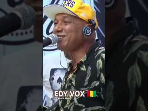 Vocalista e compositor baiano 30 anos de carreira, ex-vocalista da Banda Papoula. EDY VOX.
