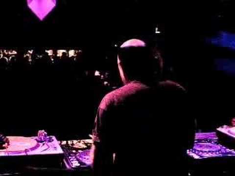 Roxy - Breaksome s Rennie Pilgrem