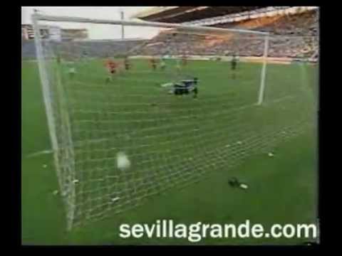 Robert Prosinecki [FC Sevilla] penalty goal vs Real Betis - (1996/1997)