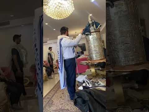 HaRav Yehuda Gerami Wearing Techeiles