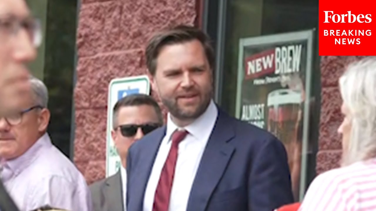 JUST IN: Vance Makes A Suprise Stop At Primanti Bros Restaurant In Pittsburgh Before Campaign Event