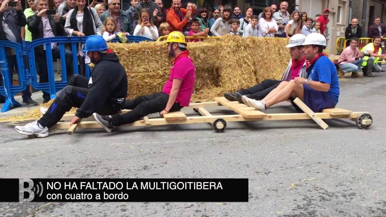 Bajada de goitiberas de las fiestas de Rontegi, en Barakaldo