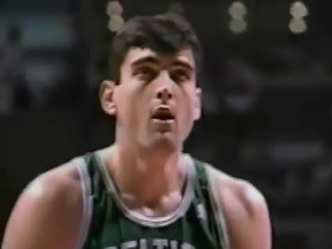 Stojko Vrankovic Hook Shot in 1991 NBA Playoff
