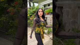 Download lagu Secangkir “Madu Merah” #MeggyDiaz #madumerah #song #dangdut #singer mp3