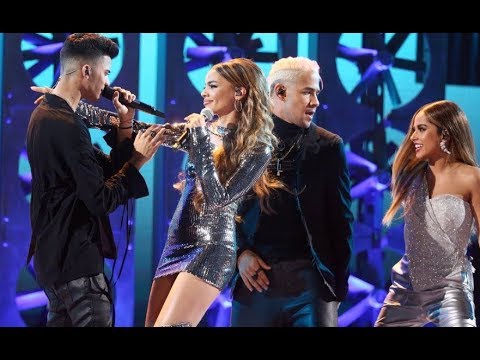 Becky G feat. Leslie Grace & CNCO - Díganle (Latin American Music Awards) 2018