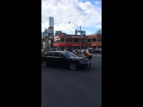 Toronto Construction Worker Smashes BMW Window at Yonge/Roxborough