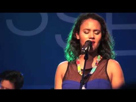 Mayra Andrade - Ténpu Ki Bai - Live in Berlin (7/17)