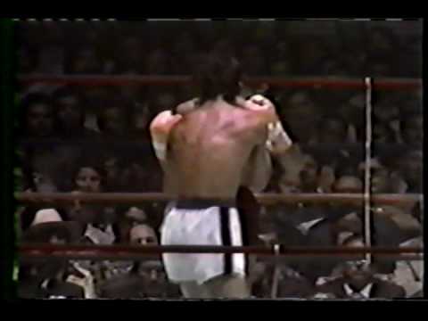 Alexis "El Flaco Explosivo" Arguello vs Leonel Hernandez (part 2)-Great Fight