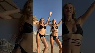 【TikTok】浜辺で双子ダンス💗  #TikTok#shorts#フレデリック#オドループ#双子ダンス#双子#浜辺#ブロンド#外人#かわいい#ビキニ#Bikini#推し#おすすめ