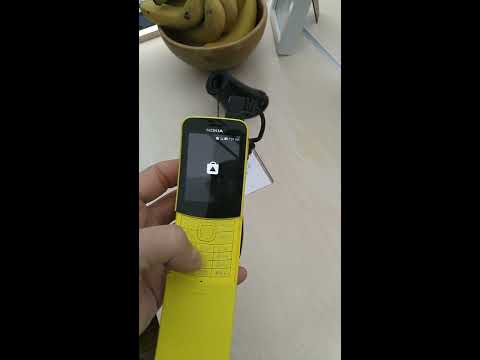 Nokia 8110 4G hands-on at MWC 2018