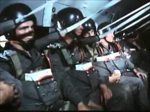 NVA Fallschirmjäger in Aktion / East German Paratroopers in action