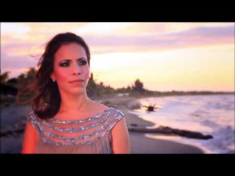 Jennifer Salinas/Eres Santo (pista)