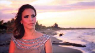 Jennifer Salinas/Eres Santo (pista)