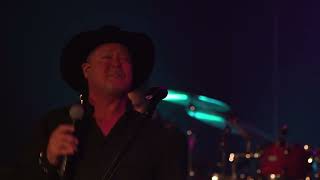 Tracy Lawrence - How A Cowgirl Says Goodbye - LIVE from The Warehouse