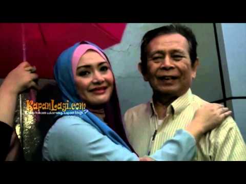 Bebas Dari Rutan, Edies Adelia Menangis Di Pelukan Ayahanda