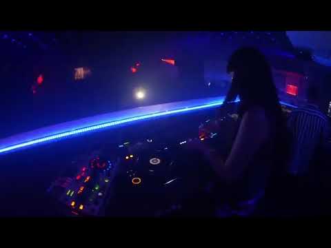 Fatima hajji plays Gary Burrows - Burning (Respekt Recordings) @ Sala Cosmos Sevilla