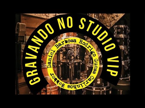 Dia de gravação no incrível “Studio Vio” do produtor Dudu Borges, com Daniel Barbosa e Rodrigo Guess